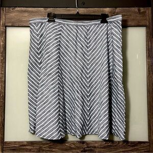 Talbots Navy & Light Blue Chevron A-Line Skirt Nautical Size 2Xp Coastal Grandma